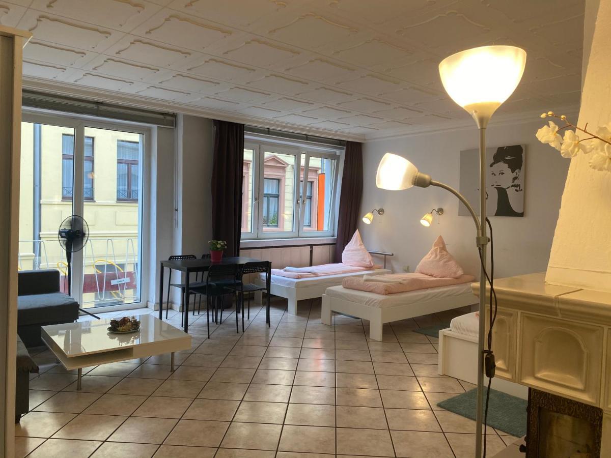 Central Shared Apartment, Friesenplatz Köln Ngoại thất bức ảnh