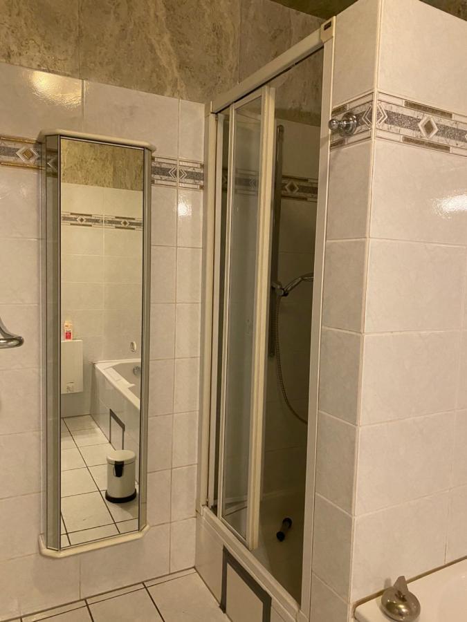 Central Shared Apartment, Friesenplatz Köln Ngoại thất bức ảnh