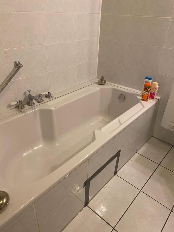 Central Shared Apartment, Friesenplatz Köln Ngoại thất bức ảnh